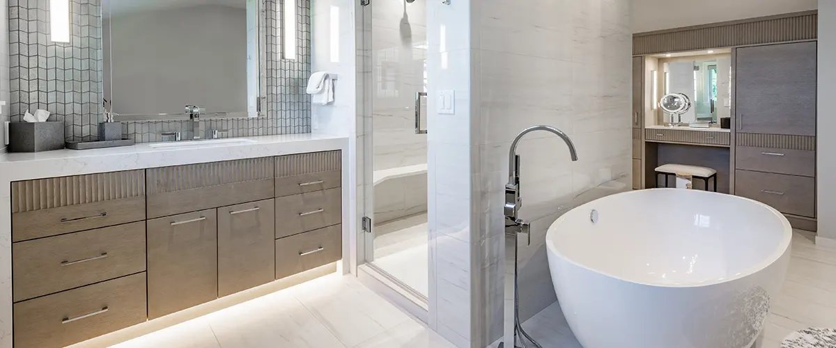 shower and tub combo in modern bath