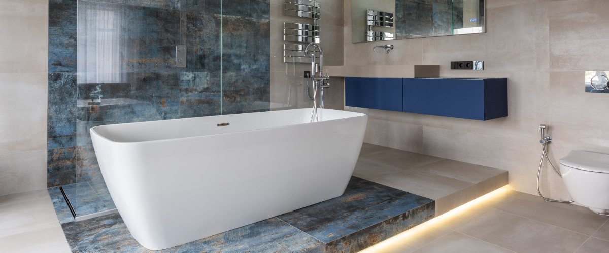 Freestanding vs Built-in Bathtubs